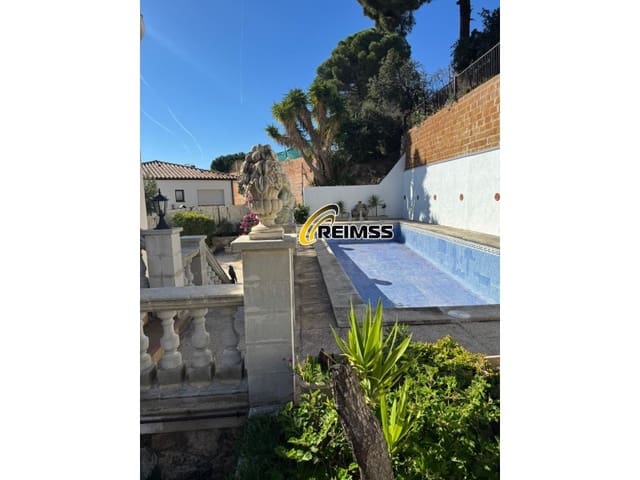 Chalet de 5 habitaciones en Canyelles, Lloret de Mar en venta con piscina garaje - 509.000 € (Ref: 9794379)