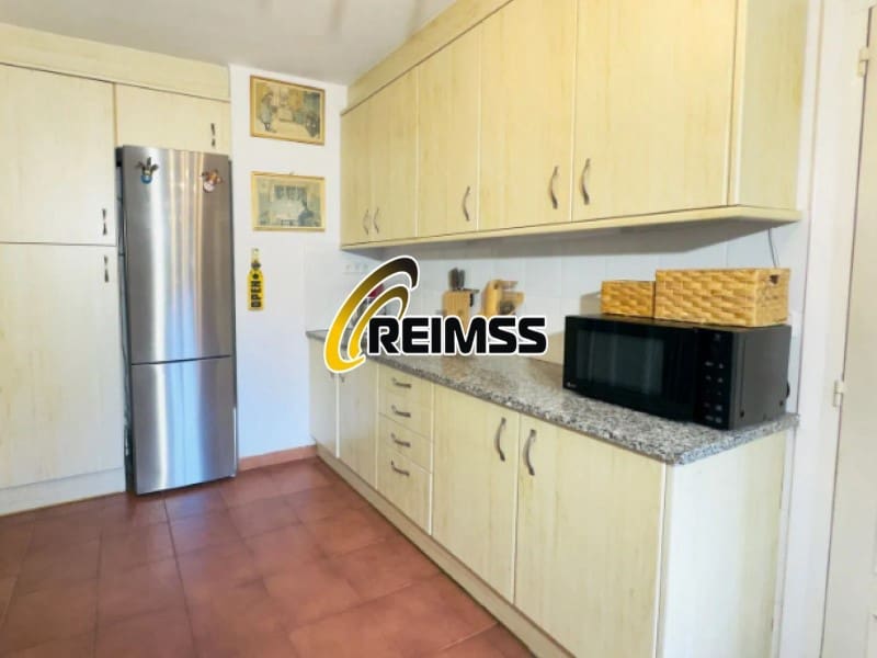 3 bedroom Villa for sale in Santa Cristina d'Aro with garage - € 350,000 (Ref: 9822436)