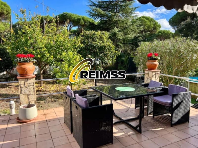 3 bedroom Villa for sale in Santa Cristina d'Aro with garage - € 350,000 (Ref: 9822436)