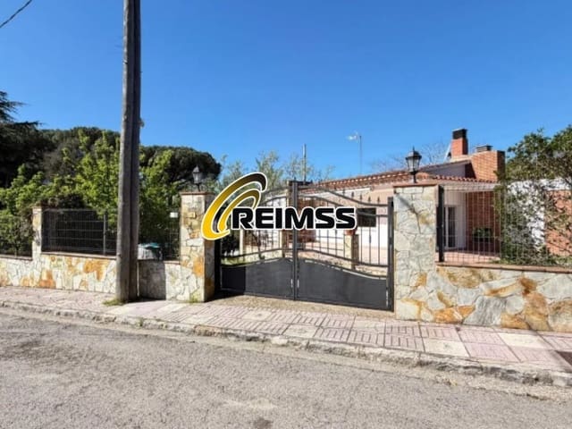 Chalet de 3 habitaciones en Santa Cristina d'Aro en venta con garaje - 350.000 € (Ref: 9822436)