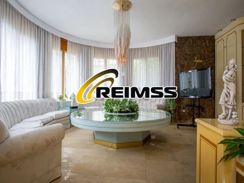4 bedroom Villa for sale in Blanes with pool garage - € 850,000 (Ref: 9822439)