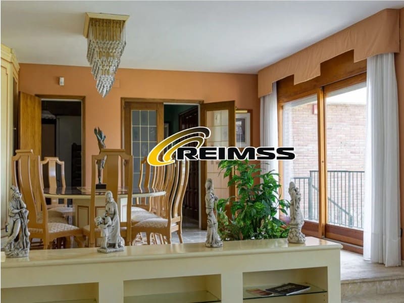 4 bedroom Villa for sale in Blanes with pool garage - € 850,000 (Ref: 9822439)