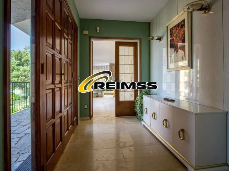 4 bedroom Villa for sale in Blanes with pool garage - € 850,000 (Ref: 9822439)