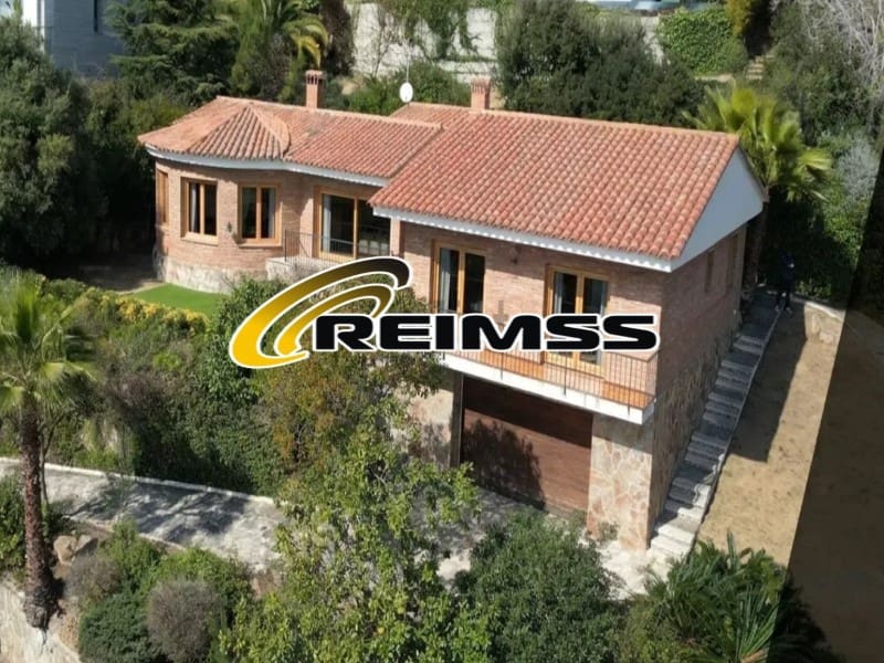 4 bedroom Villa for sale in Blanes with pool garage - € 850,000 (Ref: 9822439)