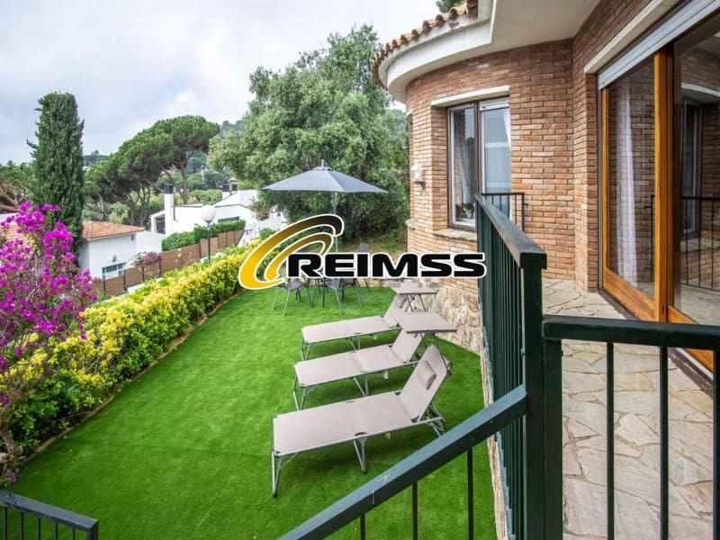 4 bedroom Villa for sale in Blanes with pool garage - € 850,000 (Ref: 9822439)