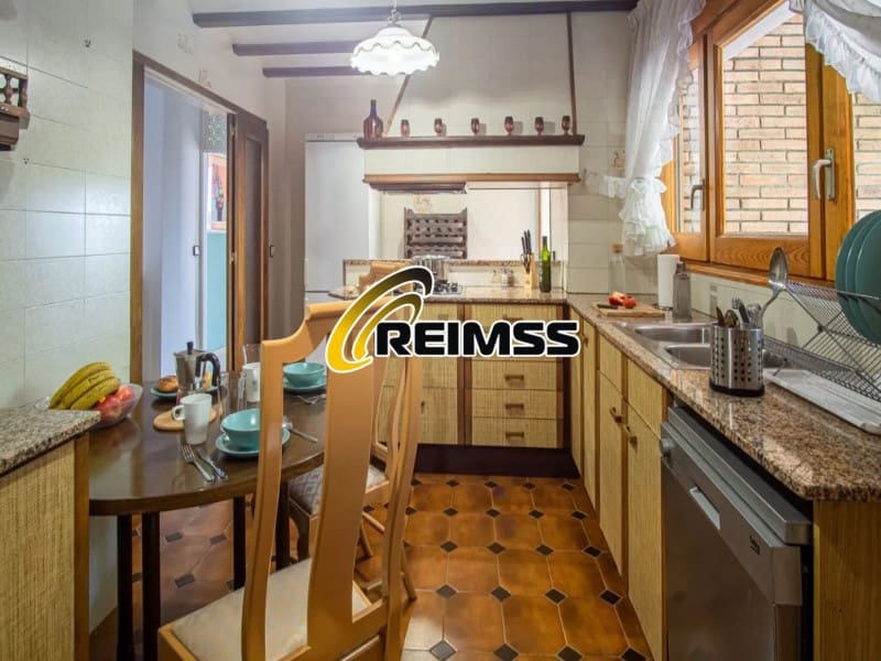 4 bedroom Villa for sale in Blanes with pool garage - € 850,000 (Ref: 9822439)