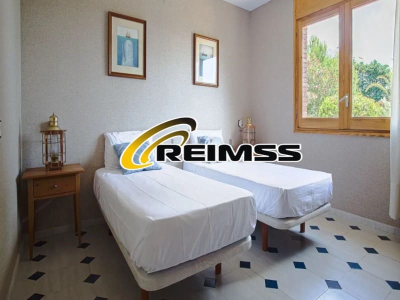 4 bedroom Villa for sale in Blanes with pool garage - € 850,000 (Ref: 9822439)