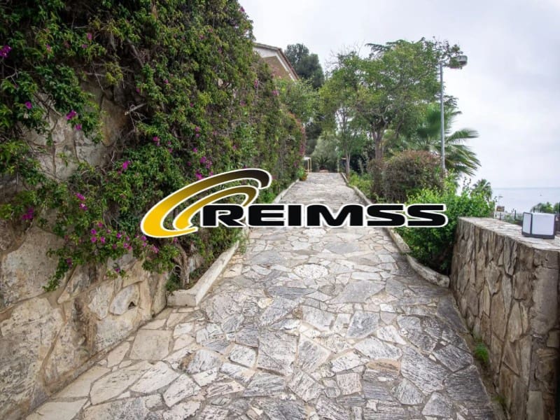 4 bedroom Villa for sale in Blanes with pool garage - € 850,000 (Ref: 9822439)