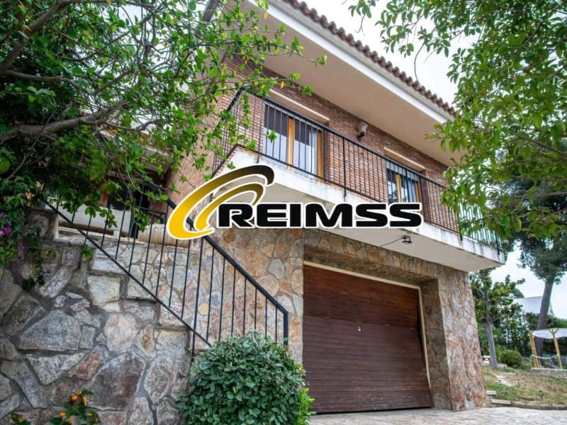 4 bedroom Villa for sale in Blanes with pool garage - € 850,000 (Ref: 9822439)