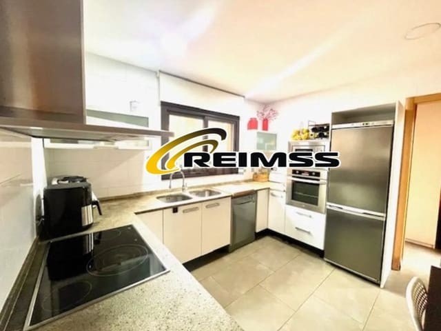 4 soveværelse Villa til salg i Urbanitzacions del Nord, Lloret de Mar med garage - € 479.000 (Ref: 9822440)