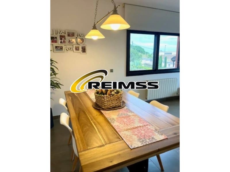 4 soveværelse Villa til salg i Lloret de Mar med swimmingpool garage - € 479.000 (Ref: 9822440)