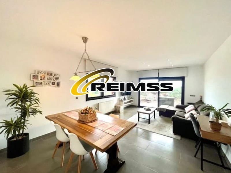 4 soveværelse Villa til salg i Lloret de Mar med swimmingpool garage - € 479.000 (Ref: 9822440)