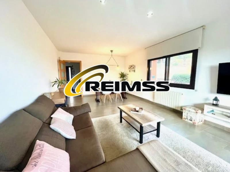 4 soveværelse Villa til salg i Lloret de Mar med swimmingpool garage - € 479.000 (Ref: 9822440)