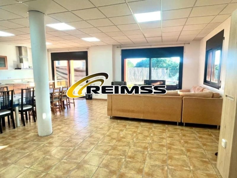 4 soveværelse Villa til salg i Lloret de Mar med swimmingpool garage - € 479.000 (Ref: 9822440)