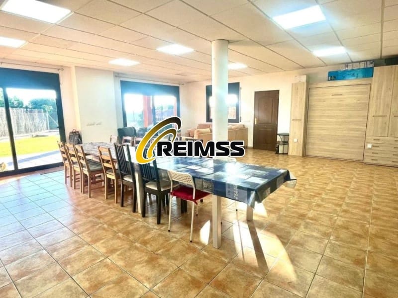 4 soveværelse Villa til salg i Lloret de Mar med swimmingpool garage - € 479.000 (Ref: 9822440)