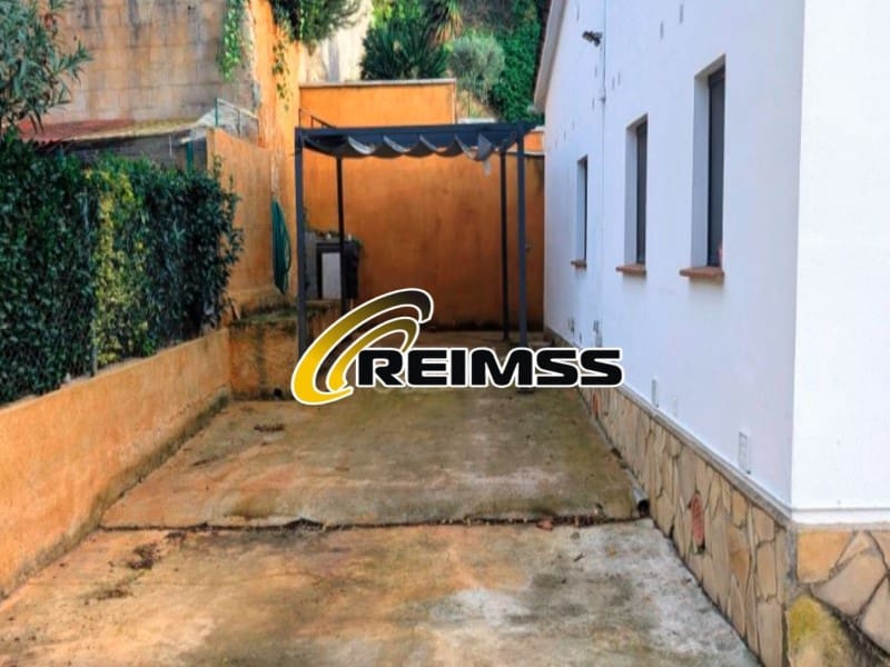 Chalet de 3 habitaciones en Maçanet de la Selva en venta - 320.000 € (Ref: 9890004)