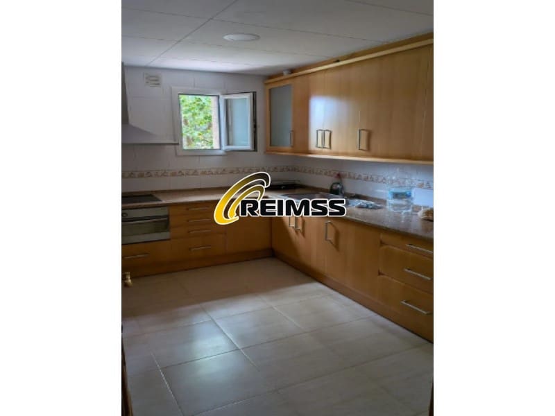 3 bedroom Flat for sale in Lloret de Mar - € 262,500 (Ref: 9892294)