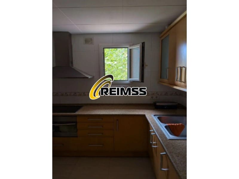 3 bedroom Flat for sale in Lloret de Mar - € 262,500 (Ref: 9892294)