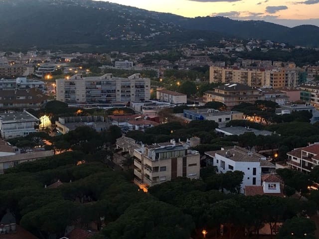 Flat te koop in Platja d'Aro, Castell-Platja d'Aro - € 158.000 (Ref: 9947452)