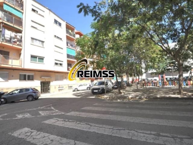 2 soveværelse Lejlighed til salg i Blanes med swimmingpool - € 115.000 (Ref: 9965758)