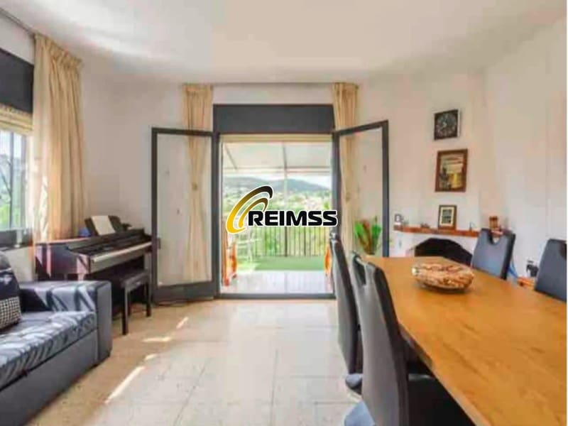 6 soveværelse Villa til salg i Macanet de la Selva med swimmingpool - € 280.000 (Ref: 9965761)