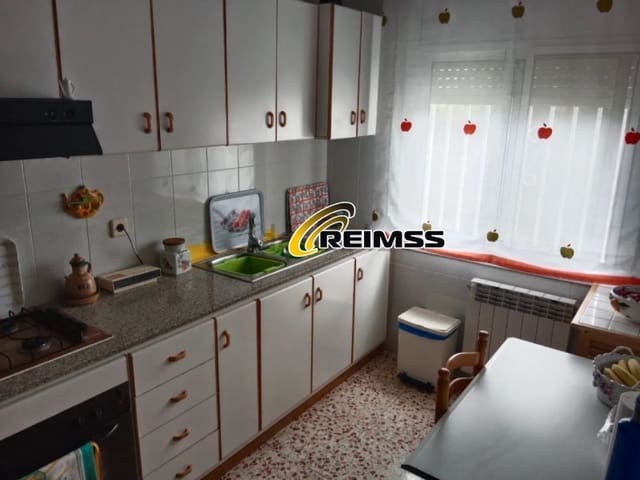 4 soveværelse Villa til salg i Maçanet de la Selva med swimmingpool - € 250.000 (Ref: 9965762)
