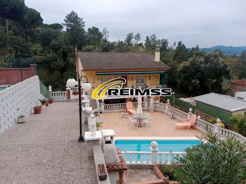 4 soveværelse Villa til salg i Macanet de la Selva med swimmingpool - € 250.000 (Ref: 9965762)