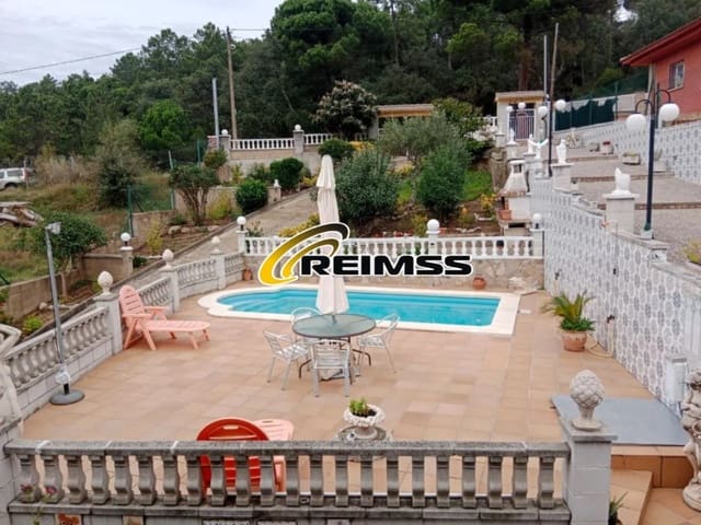 4 soveværelse Villa til salg i Maçanet de la Selva med swimmingpool - € 250.000 (Ref: 9965762)