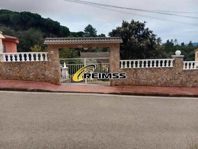4 soveværelse Villa til salg i Maçanet de la Selva med swimmingpool - € 250.000 (Ref: 9965762)
