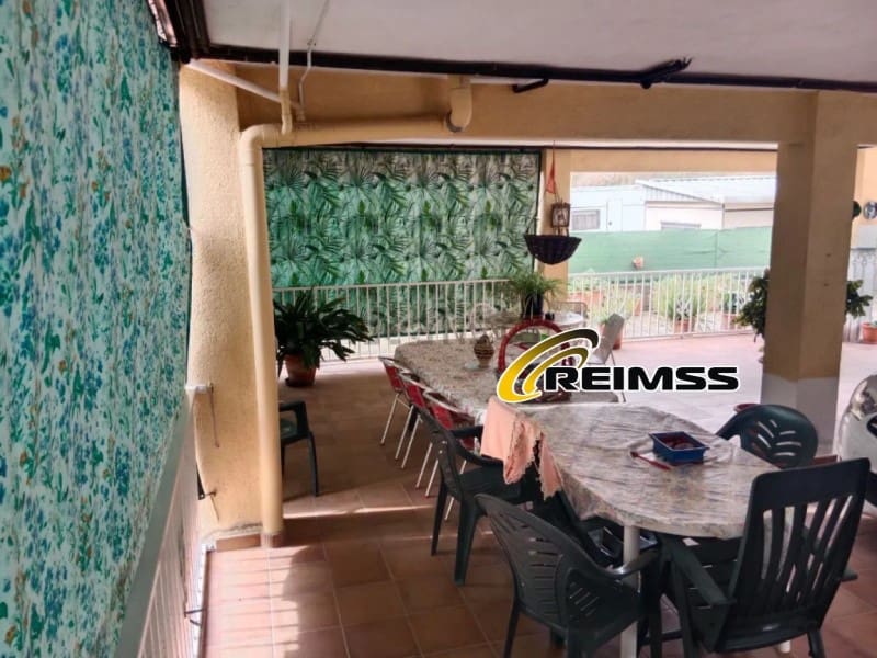 4 soveværelse Villa til salg i Macanet de la Selva med swimmingpool - € 250.000 (Ref: 9965762)