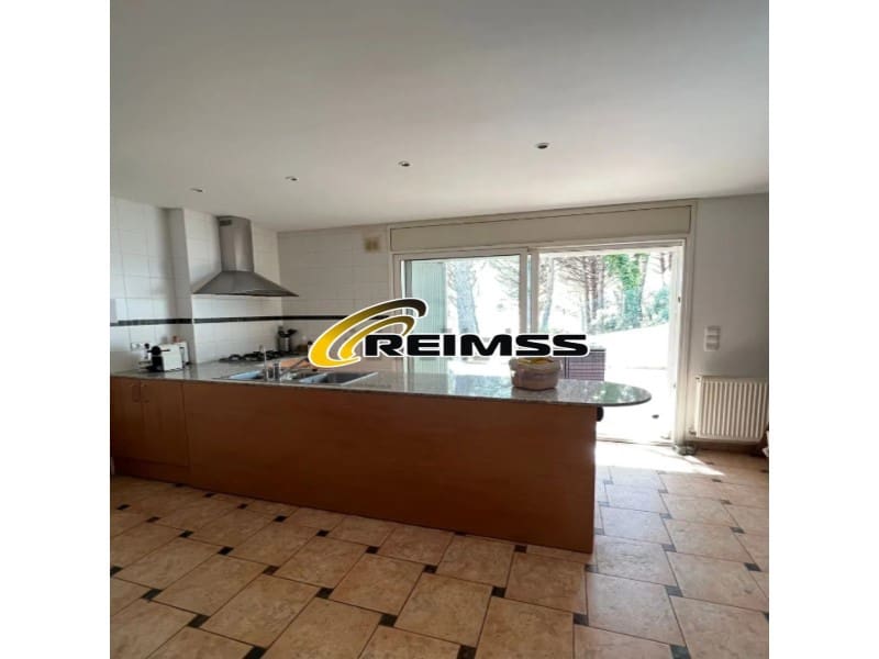 4 makuuhuone Huvila myytävänä paikassa Santa Cristina d'Aro mukana 
autotalli - 690 000 € (Ref: 9965763)