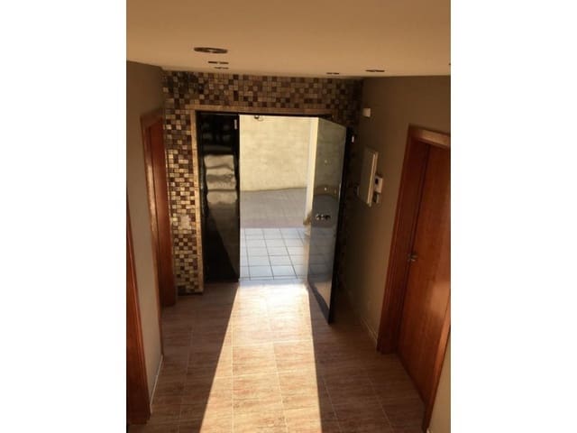 4 chambre Villa/Maison à vendre à Urbanitzacions del Nord, Lloret de Mar avec piscine garage - 530 000 € (Ref: 9965768)