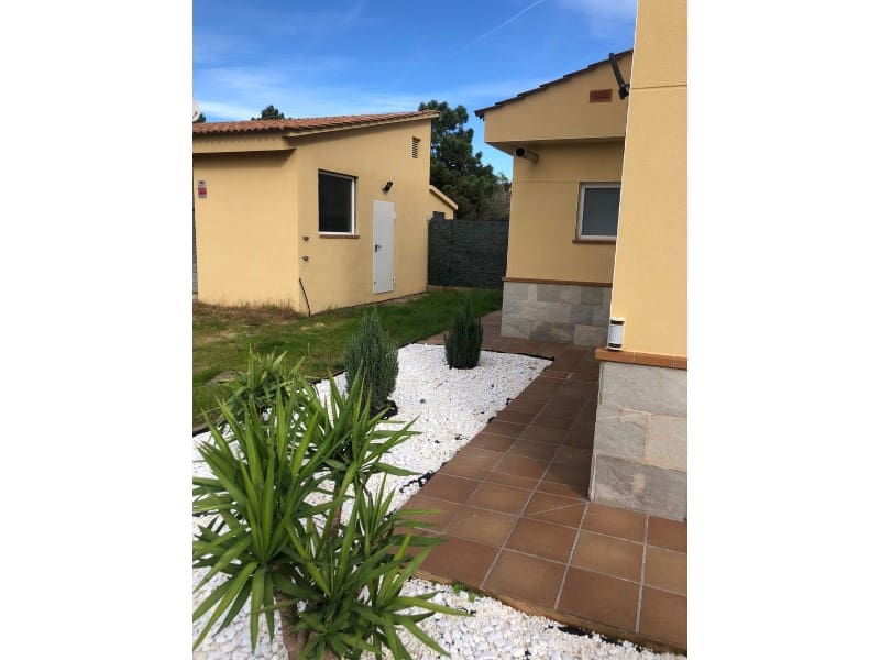 4 bedroom Villa for sale in Lloret de Mar with pool garage - € 530,000 (Ref: 9965768)
