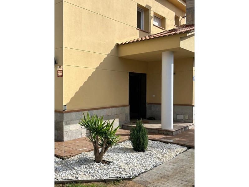 4 bedroom Villa for sale in Lloret de Mar with pool garage - € 530,000 (Ref: 9965768)