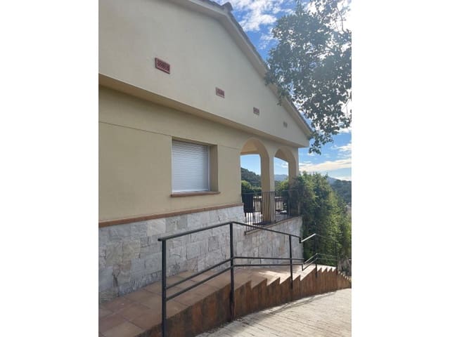 4 chambre Villa/Maison à vendre à Urbanitzacions del Nord, Lloret de Mar avec piscine garage - 530 000 € (Ref: 9965768)