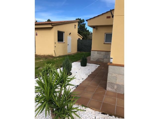 4 chambre Villa/Maison à vendre à Urbanitzacions del Nord, Lloret de Mar avec piscine garage - 530 000 € (Ref: 9965768)