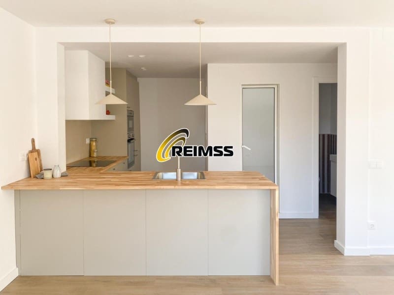 2 bedroom Villa for sale in Sant Feliu de Guixols with garage - € 325,000 (Ref: 9965769)