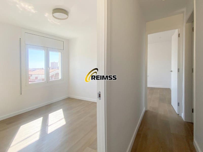 2 bedroom Villa for sale in Sant Feliu de Guixols with garage - € 325,000 (Ref: 9965769)