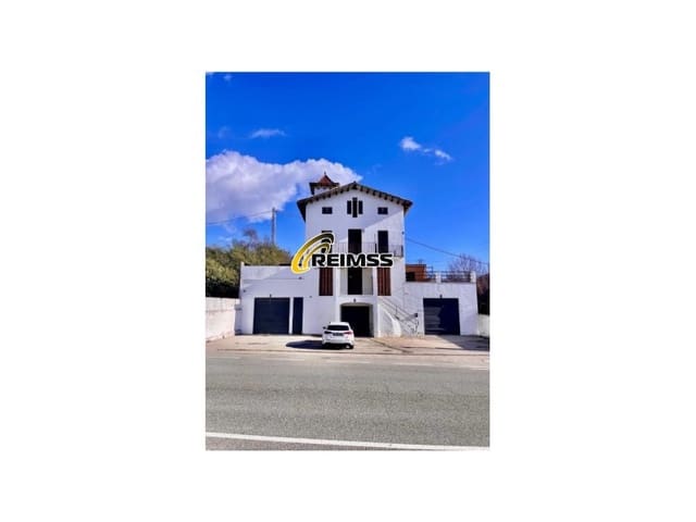 14 soveværelse Villa til salg i Arenys de Munt med garage - € 750.000 (Ref: 9965770)