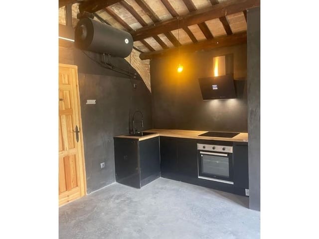 14 soveværelse Villa til salg i Arenys de Munt med garage - € 750.000 (Ref: 9965770)