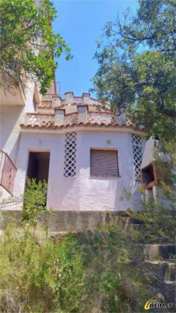 6 bedroom Villa for sale in Santa Cristina d'Aro - € 451,000 (Ref: 9971714)