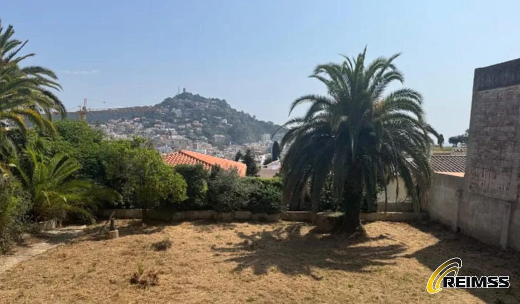 Grunde uden byggetilladelser til salg i Blanes - € 310.000 (Ref: 9972339)