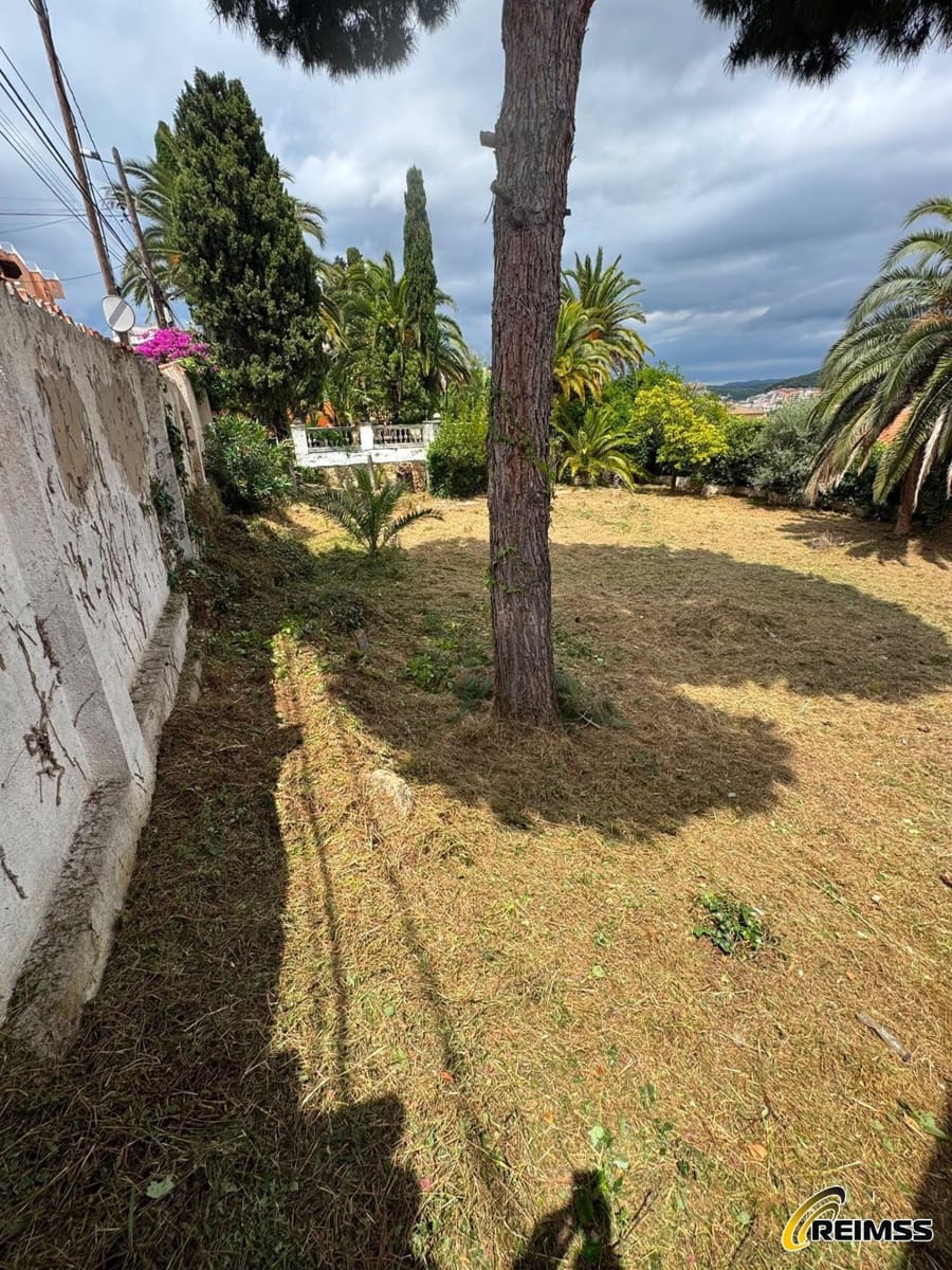 Grunde uden byggetilladelser til salg i Blanes - € 310.000 (Ref: 9972339)