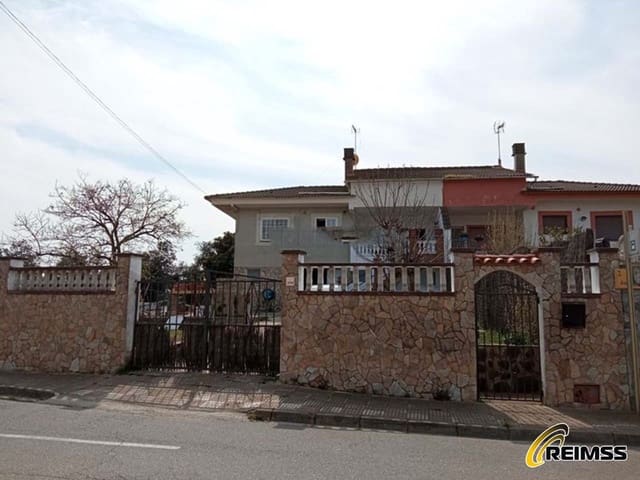 3 slaapkamer Villa te koop in Maçanet de la Selva met garage - € 273.000 (Ref: 9972540)