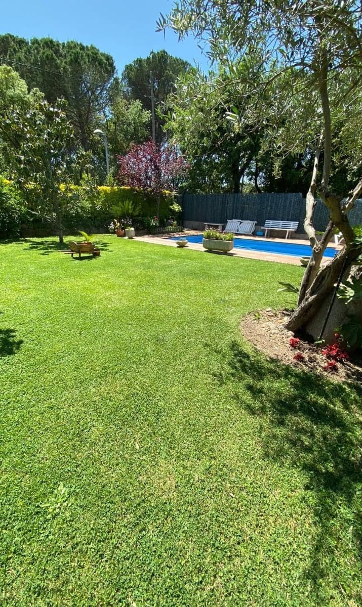 4 soverom Villa til salgs i Llagostera med svømmebasseng garasje - € 478 000 (Ref: 9973808)