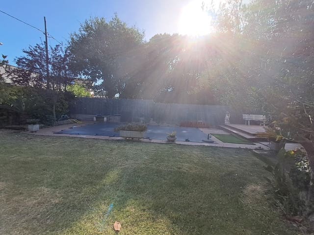 4 soverom Villa til salgs i Llagostera med svømmebasseng garasje - € 478 000 (Ref: 9973808)