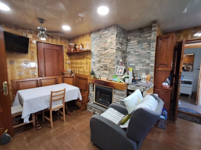 4 soverom Villa til salgs i Llagostera med svømmebasseng garasje - € 478 000 (Ref: 9973808)