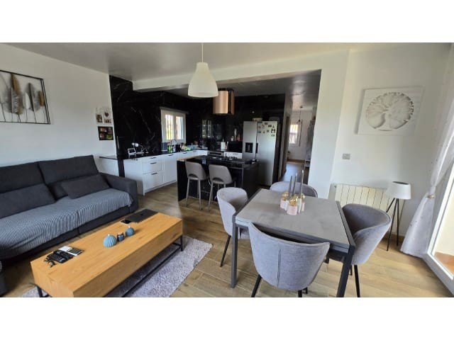 5 sypialnia Willa na sprzedaż w Urbanitzacions del Nord, Lloret de Mar z basenem garażem - 375 000 € (Ref: 9975814)