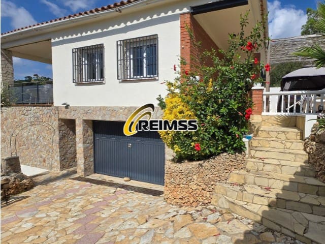 5 sypialnia Willa na sprzedaż w Urbanitzacions del Nord, Lloret de Mar z basenem garażem - 375 000 € (Ref: 9975814)