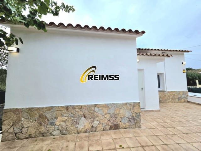 5 soverom Villa til salgs i Sant Feliu de Guixols med svømmebasseng garasje - € 560 000 (Ref: 9975815)